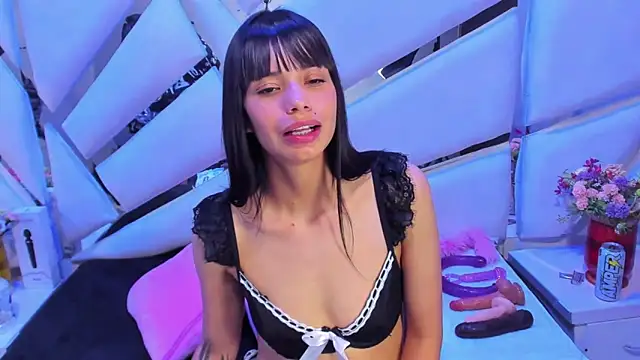 Snapshot of kylie_seex chatting on 11-12-25, 02:15 kylie seex online show from 11-12-25, 02:15