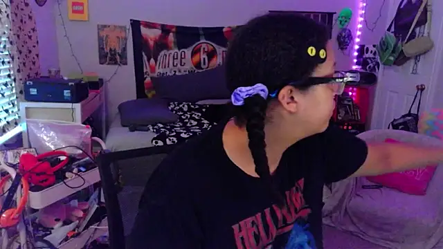 N1NT3NDH03 online show from 10-06-25, 01:01