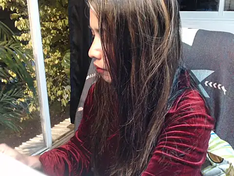 Snapshot of Urbabygirl_jenny chatting on 05-01-26, 12:54 Urbabygirl jenny online show from 05-01-26, 12:54