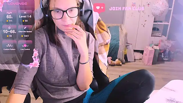 MollyLollipop online show from 11-10-25, 02:05