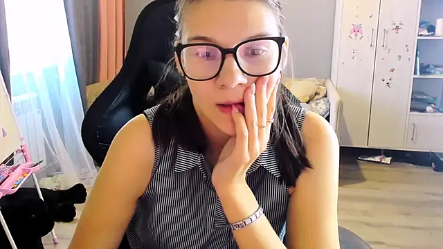 MollyLollipop online show from 09-27-25, 04:29