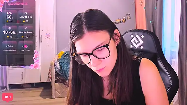 MollyLollipop online show from 12-19-25, 03:21