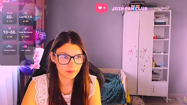 MollyLollipop online show from 10-29-25, 06:34