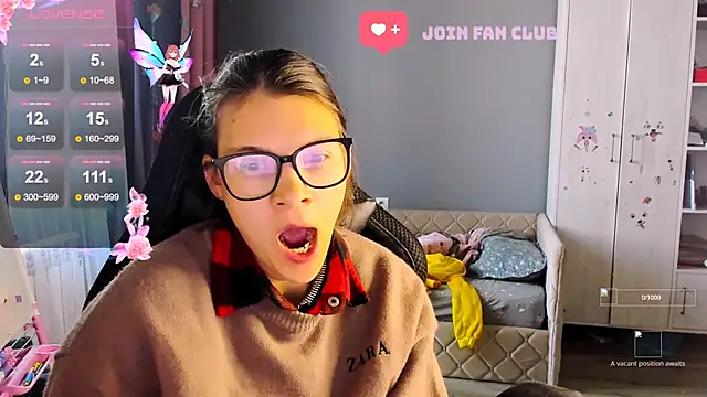 MollyLollipop online show from 10-01-25, 04:06