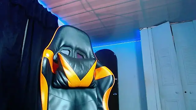 Adam Hudsond online show from 10-27-25, 04:08