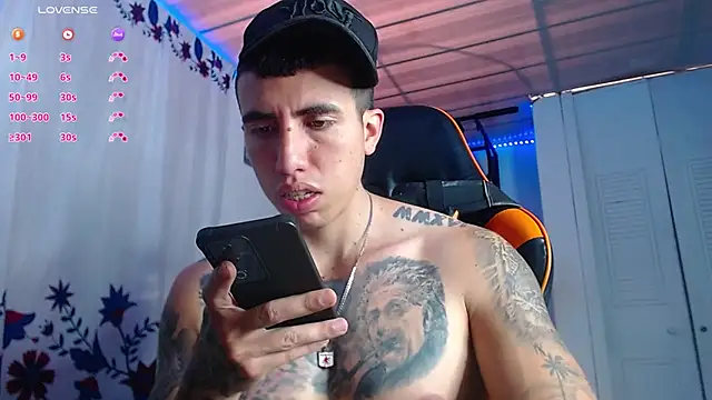 Adam Hudsond online show from 01-09-26, 02:46