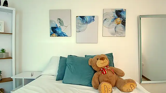 Isabella Harley online show from 03-18-26, 02:41