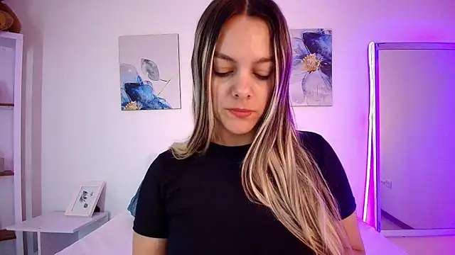 Isabella Harley online show from 06-19-26, 01:50