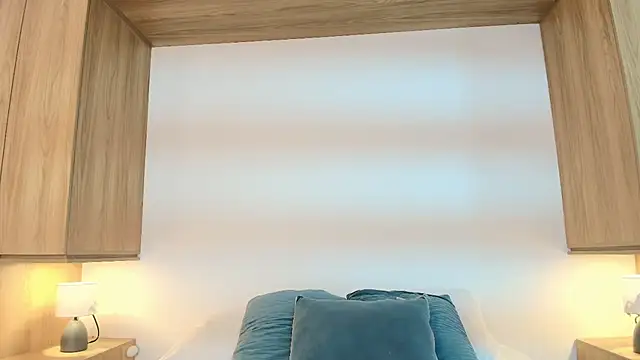 Snapshot of Isabella_Harley chatting on 09-27-25, 02:01 Isabella Harley online show from 09-27-25, 02:01