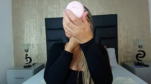 Isabella Harley online show from 01-17-26, 01:58