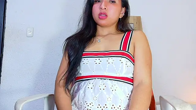 Snapshot of Sweet_baby_hellen chatting on 03-05-25, 03:51 Sweet baby hellen online show from 03-05-25, 03:51