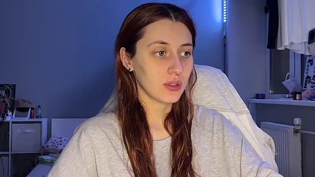 Uniarten online show from 10-28-25, 06:18