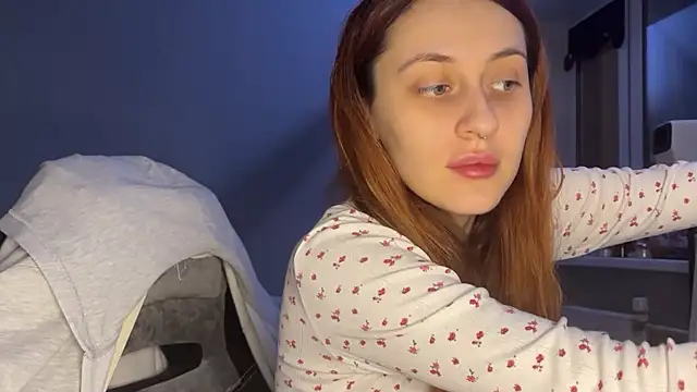 Uniarten online show from 12-15-25, 06:25