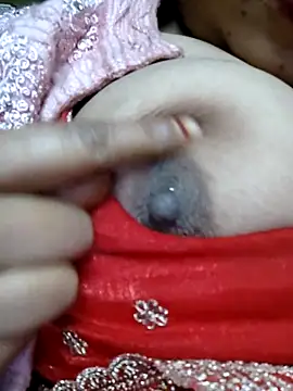 Snapshot of BigBustyRuhi chatting on 02-05-26, 09:27 BigBustyRuhi online show from 02-05-26, 09:27