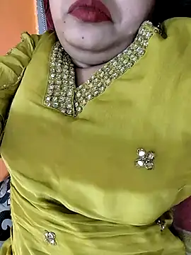 Snapshot of BigBustyRuhi chatting on 04-01-26, 08:04 BigBustyRuhi online show from 04-01-26, 08:04