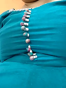 Snapshot of BigBustyRuhi chatting on 04-04-26, 07:26 BigBustyRuhi online show from 04-04-26, 07:26