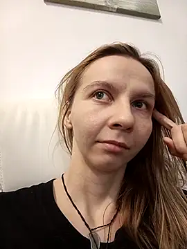 Snapshot of Bell_a_mi_ chatting on 07-18-26, 12:36 Bell a mi online show from 07-18-26, 12:36