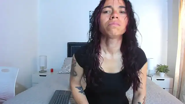 ZulyMichels online show from 10-06-25, 01:12