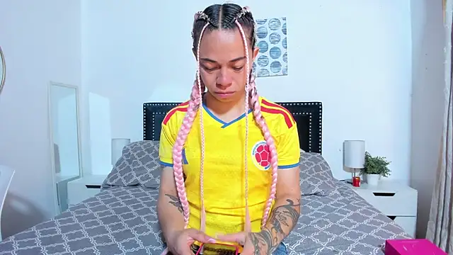 ZulyMichels online show from 06-17-26, 12:59