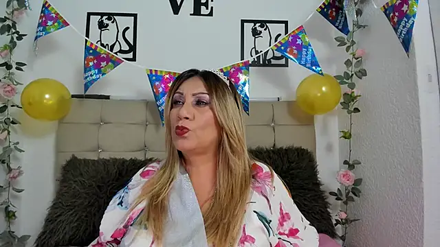 Snapshot of yayita_mature chatting on 06-10-26, 03:02 yayita mature online show from 06-10-26, 03:02