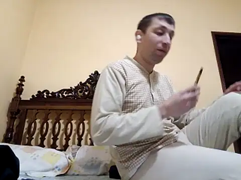 White rabbit  online show from 11-22-25, 10:19