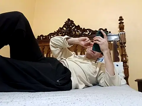 White rabbit  online show from 12-20-25, 12:13