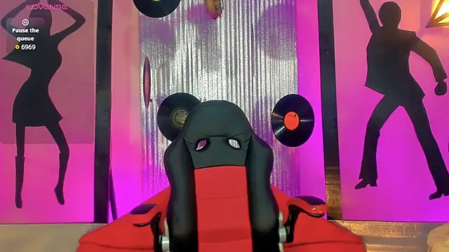 Snapshot of nickyminach_ chatting on 11-13-25, 07:18 nickyminach online show from 11-13-25, 07:18