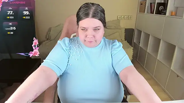 PlumPie online show from 04-17-26, 02:36