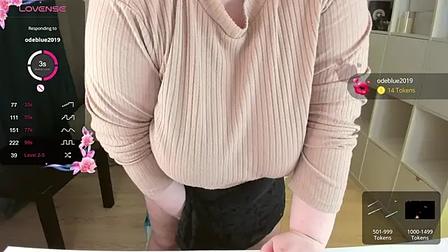 PlumPie online show from 09-27-25, 03:29