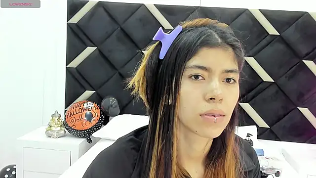 Girl Cherry online show from 10-16-25, 11:29