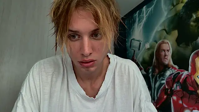 Snapshot of Cryptikov chatting on 06-25-26, 06:18 Cryptikov online show from 06-25-26, 06:18