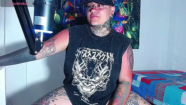 Snapshot of Techno_420_ chatting on 05-27-26, 06:04 Techno 420 online show from 05-27-26, 06:04