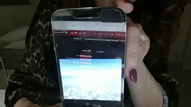 Snapshot of amara_2022 chatting on 06-20-26, 08:58 amara 2022 online show from 06-20-26, 08:58