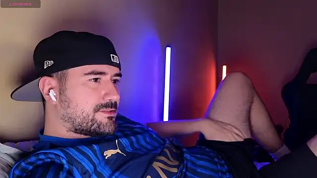 DominantTheo online show from 04-10-26, 03:13