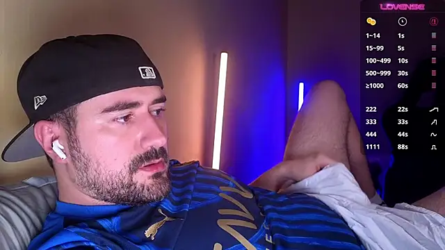 Snapshot of DominantTheo chatting on 05-16-26, 03:16 DominantTheo online show from 05-16-26, 03:16