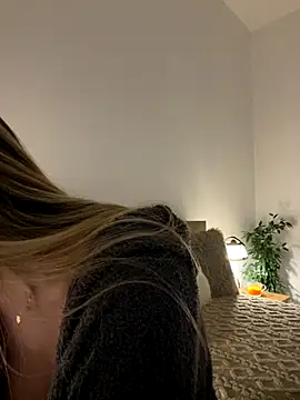 Eva Ryen online show from 10-04-25, 04:52