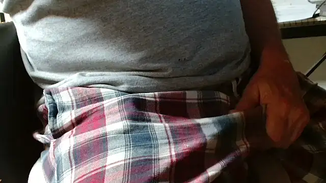 Snapshot of blow2gold chatting on 10-06-25, 08:53 blow2gold online show from 10-06-25, 08:53