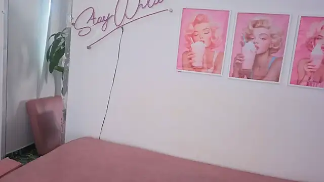 Adele LatinLady online show from 01-11-26, 08:16