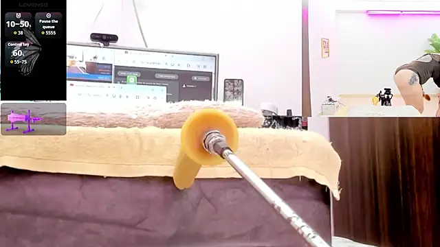 Snapshot of Paulina_Davis_ chatting on 02-19-26, 12:29 Paulina Davis online show from 02-19-26, 12:29