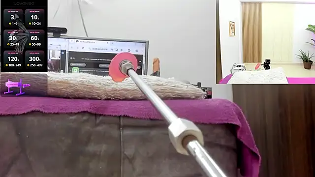 Paulina Davis  online show from 07-19-26, 01:47
