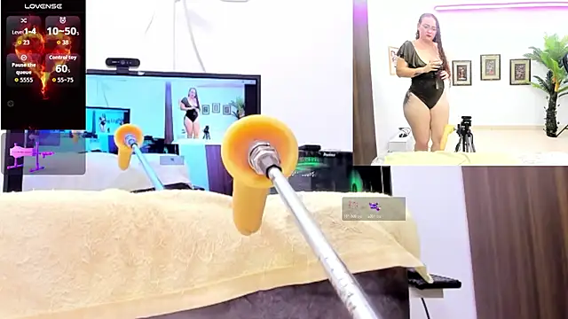 Paulina Davis  online show from 10-21-25, 12:54