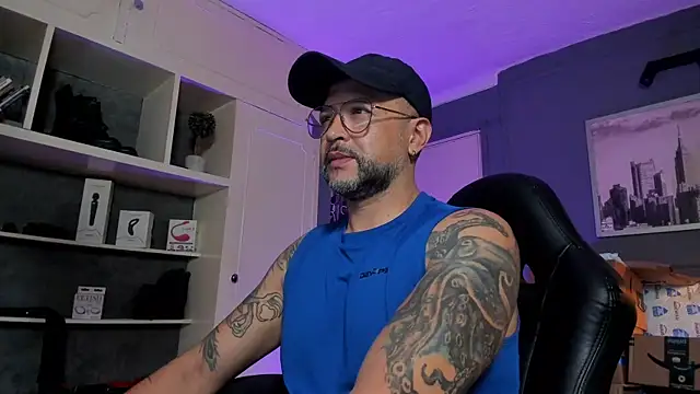 MrFrank tattoo online show from 10-18-25, 01:18