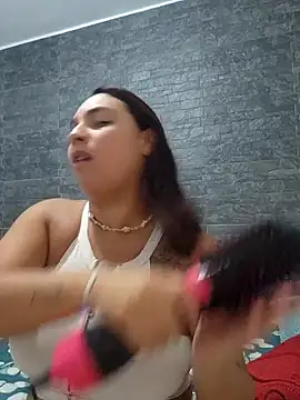 LizzRouse online show from 12-15-25, 05:08