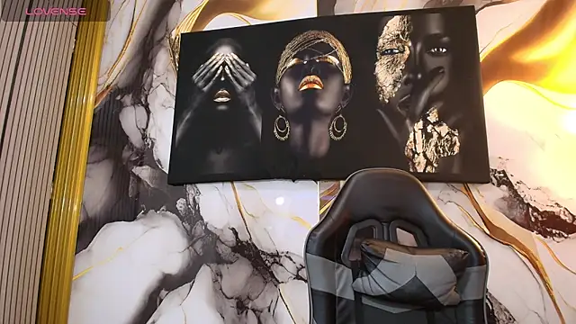 LizzRouse online show from 04-10-26, 09:11