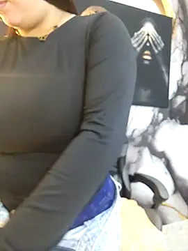 Snapshot of LizzRouse chatting on 05-10-26, 12:31 LizzRouse online show from 05-10-26, 12:31