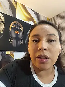 Snapshot of LizzRouse chatting on 06-19-26, 09:09 LizzRouse online show from 06-19-26, 09:09