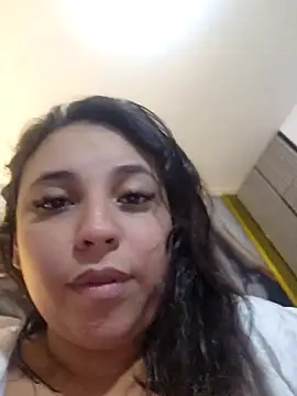 Snapshot of LizzRouse chatting on 05-18-26, 08:35 LizzRouse online show from 05-18-26, 08:35
