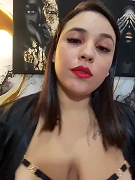 Snapshot of LizzRouse chatting on 05-14-26, 09:12 LizzRouse online show from 05-14-26, 09:12