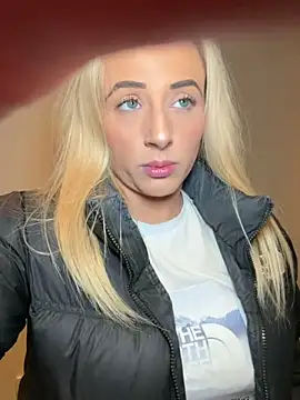 Strongqueen online show from 12-14-25, 08:58