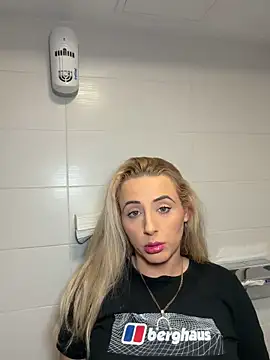 Strongqueen online show from 03-25-26, 09:03